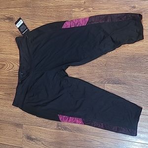 Gametime plus size 1x leggings NWT black and pinkmid calf length
